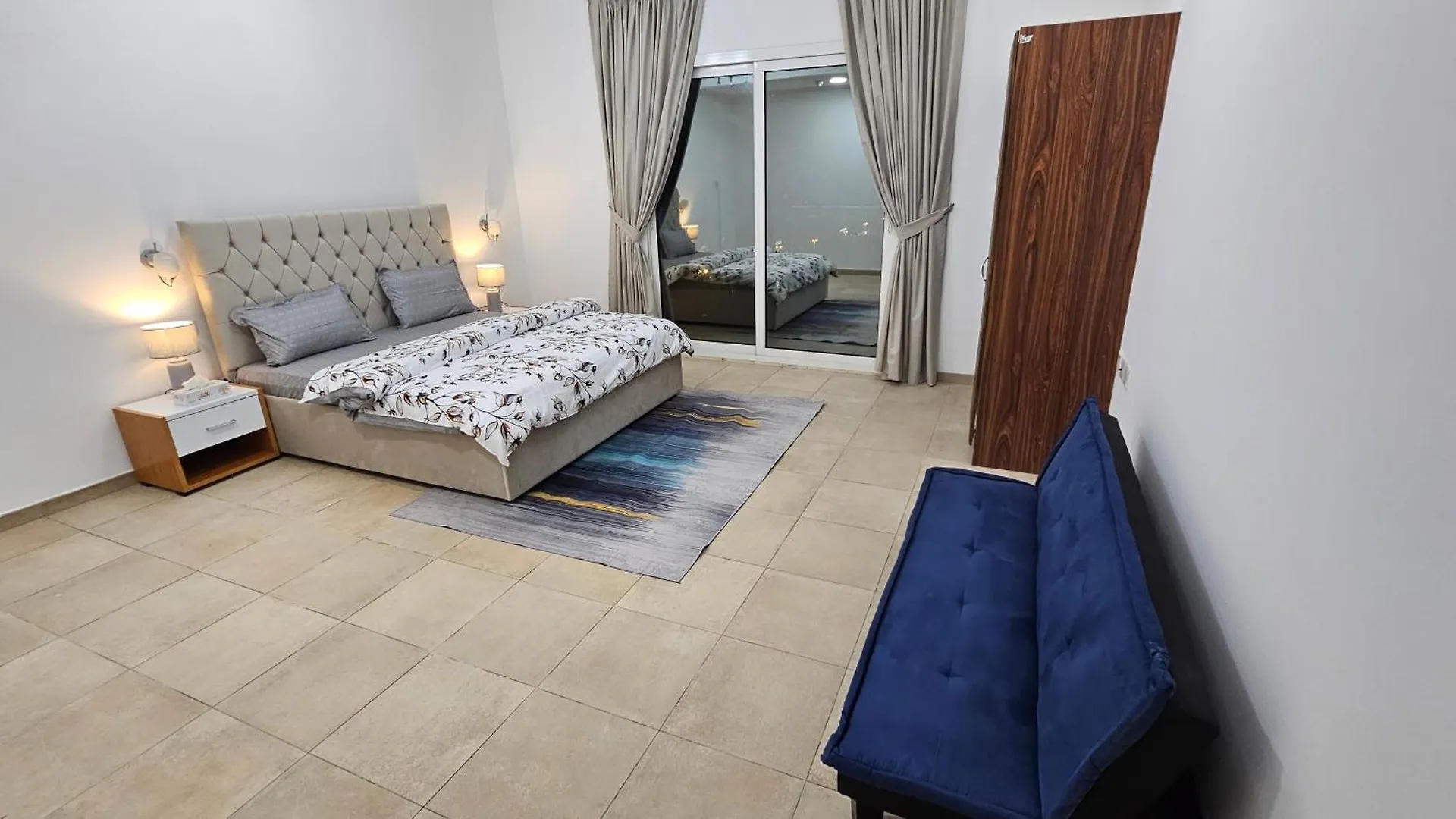 Lavish Private Rooms contacts