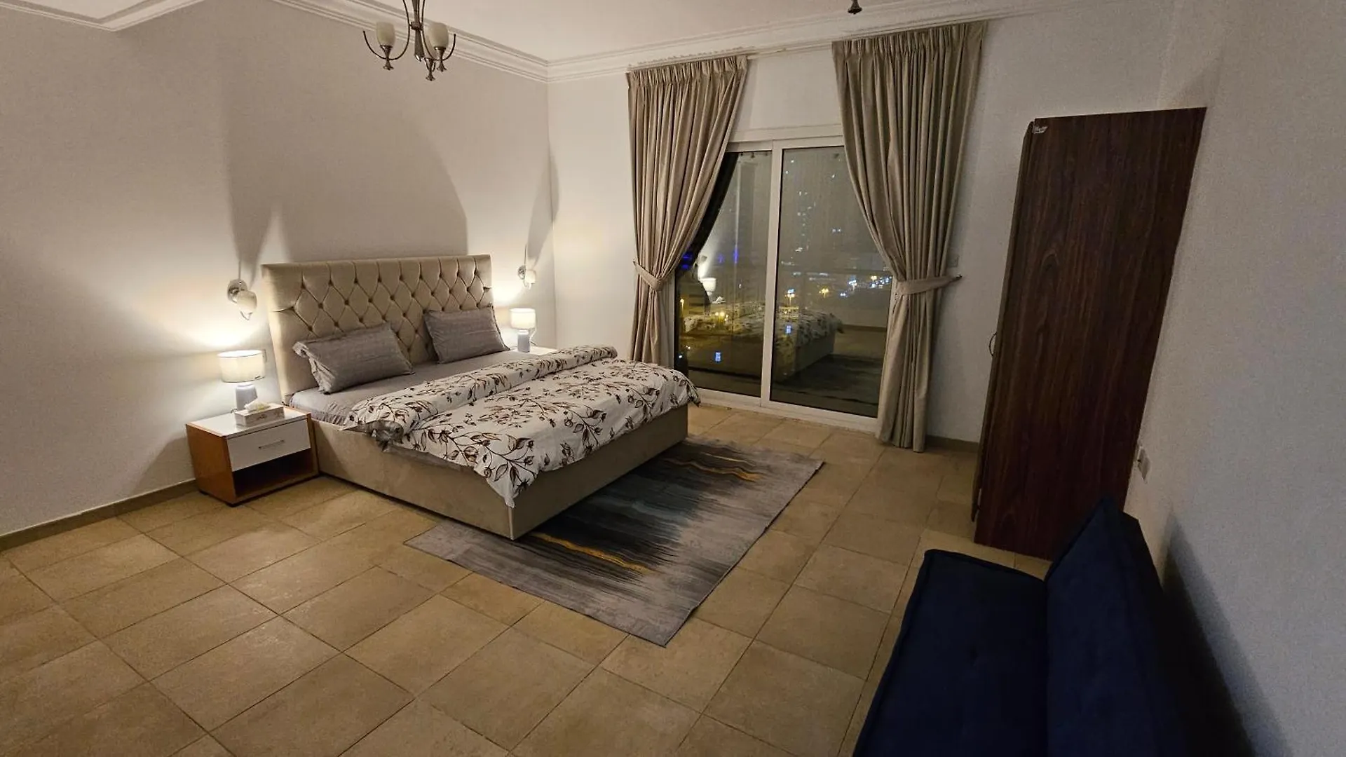 Lavish Private Rooms Sharjah Homestay