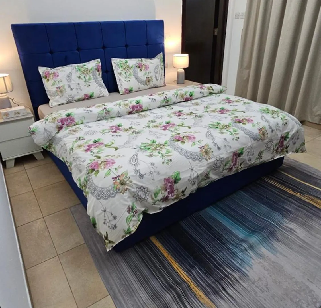 Lavish Private Rooms Σάρτζα 0*,
